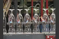 Noch sieht das Glas etwas ungewöhnlich aus. - © Jemima Wittig