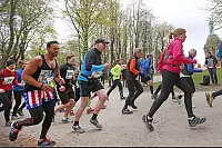 Mehr als 7.000 L&auml;ufer starteten zum 45. Hermannslauf am Hermannsdenkmal in Detmold. - &copy; Sarah Jonek