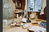 Flohmarkt-Bereich gleich am Eingang des Showrooms. - &copy; Stefan Becker