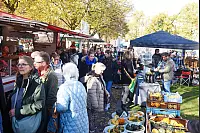 Auf dem Bauernmarkt im Lippegarten gab es eigene Erzeugnisse der Aussteller zu erwerben. - © Nicole Ellerbrake