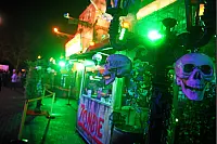 Bunte Lichter, viele Leckereien und schwungvolle Karusselfahrten - das ist die Andreasmesse 2025 - © Nicole Ellerbrake