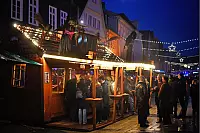 Bunte Lichter, viele Leckereien und schwungvolle Karusselfahrten - das ist die Andreasmesse 2025 - © Nicole Ellerbrake