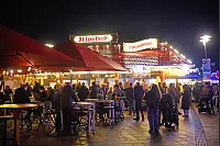 Bunte Lichter, viele Leckereien und schwungvolle Karusselfahrten - das ist die Andreasmesse 2025 - © Nicole Ellerbrake