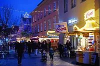 Bunte Lichter, viele Leckereien und schwungvolle Karusselfahrten - das ist die Andreasmesse 2025 - © Nicole Ellerbrake