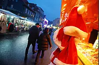 Bunte Lichter, viele Leckereien und schwungvolle Karusselfahrten - das ist die Andreasmesse 2025 - © Nicole Ellerbrake