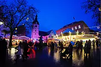 Bunte Lichter, viele Leckereien und schwungvolle Karusselfahrten - das ist die Andreasmesse 2025 - © Nicole Ellerbrake