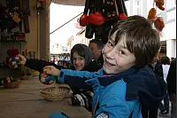 Am Wochenende schlenderten zahlreiche Menschen &uuml;ber den Fr&uuml;hjars-Markt in Lage - &copy; Sandra Castrup