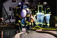 Die Feuerwehr rückte zu einem Großbrand in Bielefeld-Altenhagen aus. - © Paul Brinkmann