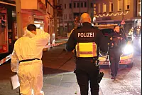 Nach dem Gro&szlig;einsatz der Polizei in Herford an der Rennstra&szlig;e hat die Spurensicherung die Arbeit &uuml;bernommen. - &copy; Claus Frickemeier