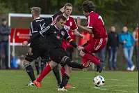 Im Lipperderby muss der RSV Barntrup eine bittere 0:1-Heimniederlage vor rund 200 Zuschauern gegen den Blomberger SV einstecken. - © Egon Penner