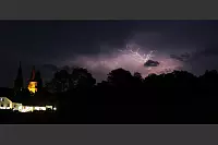 Gewitter über Marienmünster. - © Robin Jähne
