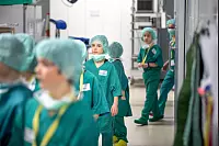 Kinderuni: Im OP-Saal 2 - © Torben Gocke