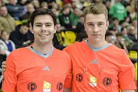 Schiedsrichtergespann am Nachmittag in Augustdorf - &copy; EGON PENNER