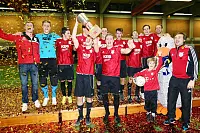 2014: Johannes Lindemeyer führt den RSV Barntrup zum Titel. Damit gelingt es erstmals einem Verein, den Titel zum zweiten Mal zu erringen. 4:2 gewinnt das Team von Trainer Guido Freitag im Finale gegen TuS Lipperreihe. - © LZ-Archiv