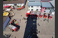 Der Lippische Feuerwehrverband feiert sein 150-jähriges Bestehen mit einem Familientag am Feuerwehrausbildungszentrum Brake. Der 30 Meter hohe Feuerwehrturm, in dem die Löschschläuche nach dem Einsatz getrocknet werden, bietet einen exklusiven Ausblick. - © Thomas Krügler