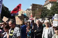 Klima retten: Rund 2000 Menschen gehen in Detmold bei der bislang größten "Fridays for Future"-Demo auf die Straße. - © Bernhard Preuss