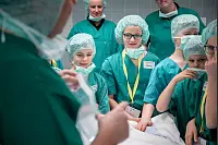 Kinderuni: Im OP-Saal 2 - © Torben Gocke