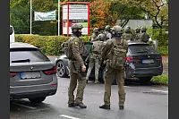 Großeinsatz rund um das Westfalenkolleg in Paderborn. - © Ralph Meyer