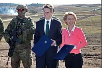 Deutsch-Britisches Ministertreffen - Ursula von der Leyen in Augustdorf - © Bernhard Preuß