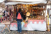 Besucher trotzen beim Bardentreff und Kl&auml;schen in Horn dem Regen. - &copy; Raphael Bartling
