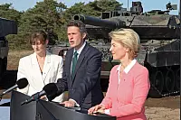 Deutsch-Britisches Ministertreffen - Ursula von der Leyen in Augustdorf - © Bernhard Preuß