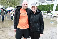 Startklar: Beim achten AOK-Firmenlauf haben zahlreiche Sportler dem Regen getrotzt. - © Yvonne Glandien