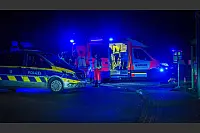 Am Mittwochabend sind zahlreiche Streifenwagen und Rettungswagen in den Ortsteil Windfl&ouml;te geeilt. Der Tatverd&auml;chtige ist fl&uuml;chtig, ein Polizeihund entdeckt eine Pistole. - &copy; Paul Brinkmann