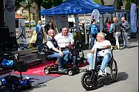 Impressionen vom ”SmileDay" 2023. Zum ersten Mal veranstaltete das Vitalzentrum Kühlmuss & Grabbe eine Art Hausmesse. Schauplatz war die Unternehmenszentrale an der Sylbeckestraße in Detmold. - © Nicole Ellerbrake