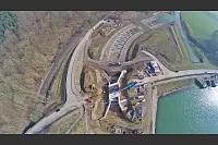 Einbau der Schütztafel in den Staudamm Schieder-See. Foto: Robin Jähne