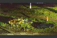 Am Mittwochabend sind zahlreiche Streifenwagen und Rettungswagen in den Ortsteil Windfl&ouml;te geeilt. Der Tatverd&auml;chtige ist fl&uuml;chtig, ein Polizeihund entdeckt eine Pistole. - &copy; Paul Brinkmann