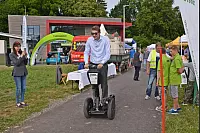 WAVE-TROPHY 2016 - Größte E-Automobilrallye tankt in Dörentrup auf.
Weltrekord mit den meisten zeitgleich aufgeladenen Elektrofahrzeugen mit erneuerbaren Energien geschafft. Viele verschiedene E-Fahrzeuge wurden präsentiert. - © Tanja Watermann
