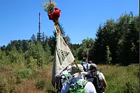 Am zweiten Tag ging es für die 17-köpfige Wandergruppe von Bad Driburg nach Kleineberg (Lichtenau). - © Niklas Böhmer
