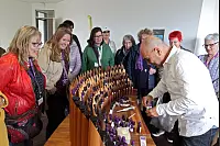 LZ-Leser besuchen die Detmolder Duftmanufaktur Taoasis. - &copy; Bernhard Preuss