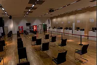 So sieht es im Impfzentrum Lippe aus. - © Jannik Stodiek