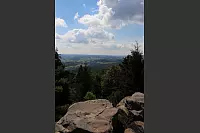 Wandern zum Lippischen Velmerstot und am Silberbach entlang. - © Janet König