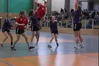 Die Handballerinnen des Hermann-Vöchting-Gymnasiums haben es in die Endrund von "Jugend trainiert für Olympia" geschafft. - © Dominic Behde