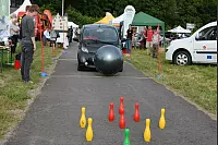 WAVE-TROPHY 2016 - Größte E-Automobilrallye tankt in Dörentrup auf.
Weltrekord mit den meisten zeitgleich aufgeladenen Elektrofahrzeugen mit erneuerbaren Energien geschafft, Viele E-Fahrzeuge wurden präsentiert. - © Tanja Watermann