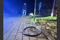 Im Bielefelder Ortsteil Windfl&ouml;te sind am sp&auml;ten Donnerstagabend zahlreiche Polizisten im Einsatz: Offenbar hat es bei einer Gewalttat unweit der Lippst&auml;dter Stra&szlig;e drei Verletzte gegeben. - &copy; Paul Brinkmann