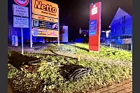 Im Bielefelder Ortsteil Windfl&ouml;te sind am sp&auml;ten Donnerstagabend zahlreiche Polizisten im Einsatz: Offenbar hat es bei einer Gewalttat unweit der Lippst&auml;dter Stra&szlig;e drei Verletzte gegeben. - &copy; Paul Brinkmann