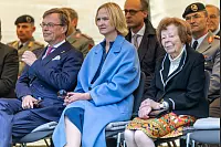 Ministerpräsident verleiht auf dem Schloßplatz der Panzerbrigade 21 „Lipperland“ der Bundeswehr das Fahnenband des Landes Nordrhein-Westfalen. - © Jannik Stodiek