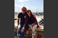 Genießen den Ruhestand: Gernot von Ackern und seine Frau Heidi haben jahrelang die Jugendherberge Detmold geleitet. - © Privat