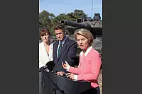 Deutsch-Britisches Ministertreffen - Ursula von der Leyen in Augustdorf - © Bernhard Preuß