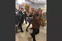 Reinhold Messner ist ein Eile. - © Sven Koch