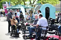 Impressionen vom ”SmileDay" 2023. Zum ersten Mal veranstaltete das Vitalzentrum Kühlmuss & Grabbe eine Art Hausmesse. Schauplatz war die Unternehmenszentrale an der Sylbeckestraße in Detmold. - © Nicole Ellerbrake