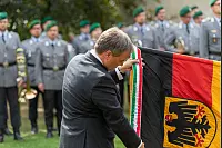 Ministerpräsident verleiht auf dem Schloßplatz der Panzerbrigade 21 „Lipperland“ der Bundeswehr das Fahnenband des Landes Nordrhein-Westfalen. - © Jannik Stodiek