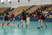 Die Handballerinnen des Hermann-Vöchting-Gymnasiums haben es in die Endrund von "Jugend trainiert für Olympia" geschafft. - © Dominic Behde