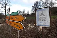 Der Campingplatz "Eichwald" in Lügde-Elbrinxen soll der Tatort von 20 Fällen sexuellen Missbrauchs an Kindern sein. Ein 56-jähriger Dauercamper ist einer von drei Männern, die in Untersuchungshaft sitzen. - © Vera Gerstendorf-Welle