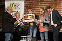 von (links) Fallschirmspringerin Annelies Schäfermann sowie Stefanie und Andreas Graßl, die einen Brand in Dörentrup gelöscht haben. - © Bernhard Preuss