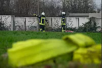 Acht Einsatzkräfte waren am Sonntagmorgen erneut am Brandort. - © Paul Brinkmann