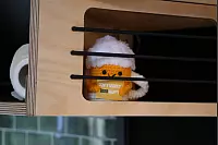 Die Drei haben ihren ganz eigenen Charme in das Auto gesteckt. - © Lena Kley